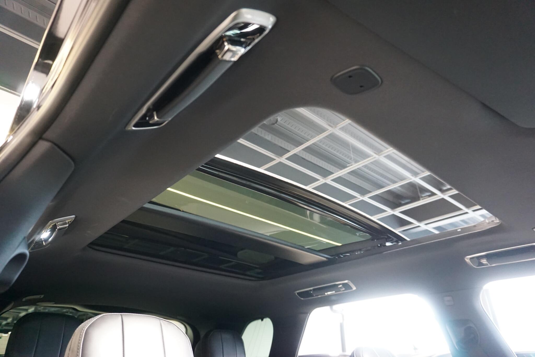 Land Rover Range Rover Sport 3.0 D300 MHEV Dynamic SE SUV 5dr Diesel Auto 4WD Euro 6 (s/s) (300 ps)